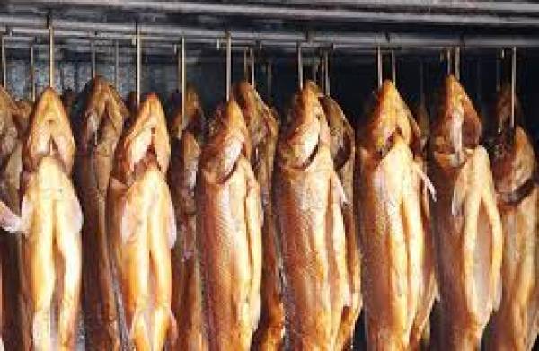 bagaimana cara mengasap ikan